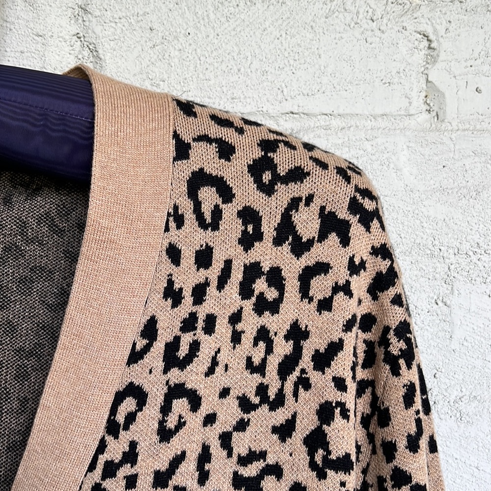 J. Crew Leopard Print Relaxed Fit Cotton/Wool V-Neck Cardigan Size XS - Picture 6 of 16